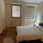 Premium A Two Bedroom アパート *