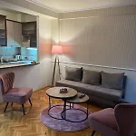 Premium A Two Bedroom アパート スコピエ