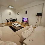 アパート Premium A Two Bedroom スコピエ