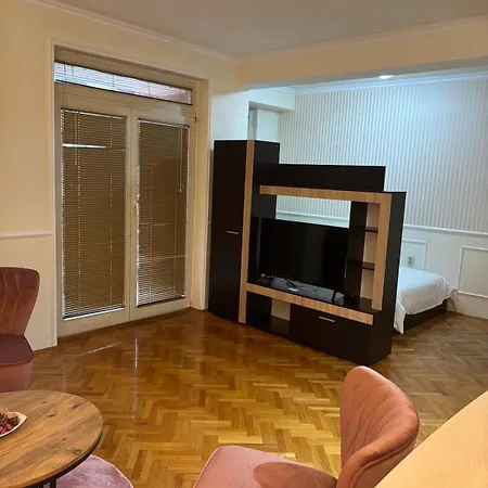 Premium A Two Bedroom Apartamento Escópia