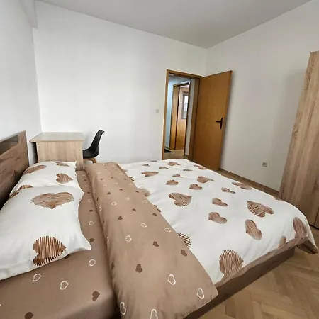 Premium A Two Bedroom Apartamento Escópia