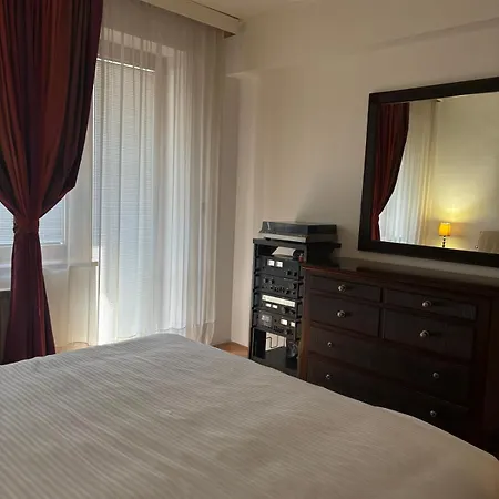 Premium A Two Bedroom * Escópia
